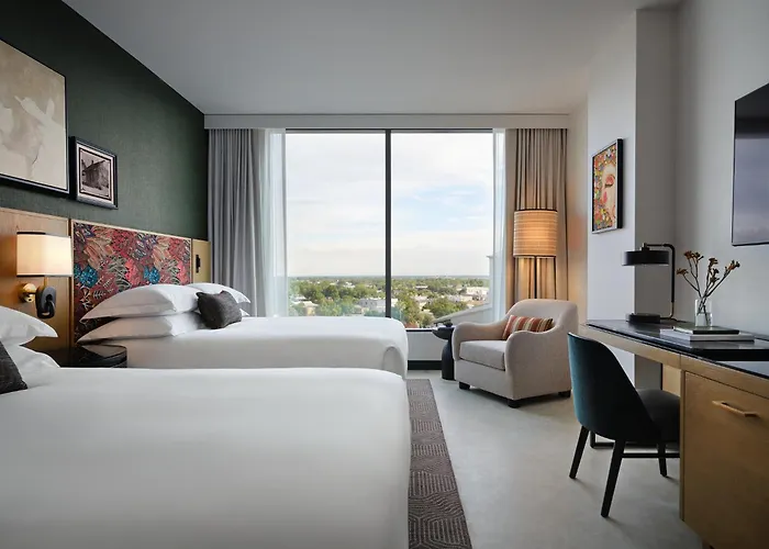 Standard Queen Room Hearing accessible